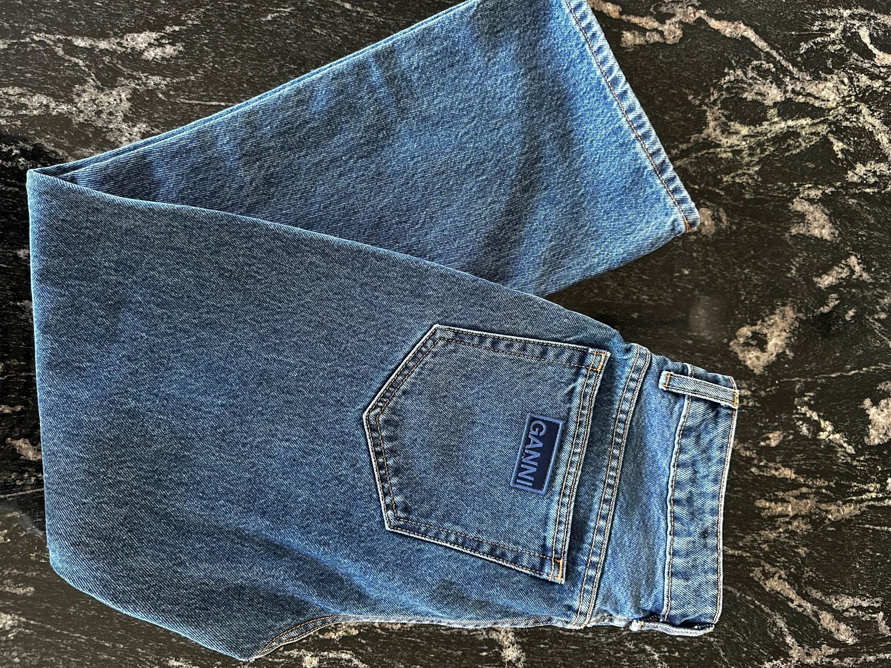 Jeans: Ganni Jeans Gr.S Neu – Nuovo (secondo la descrizione) da Kloten venduto da Fibbit