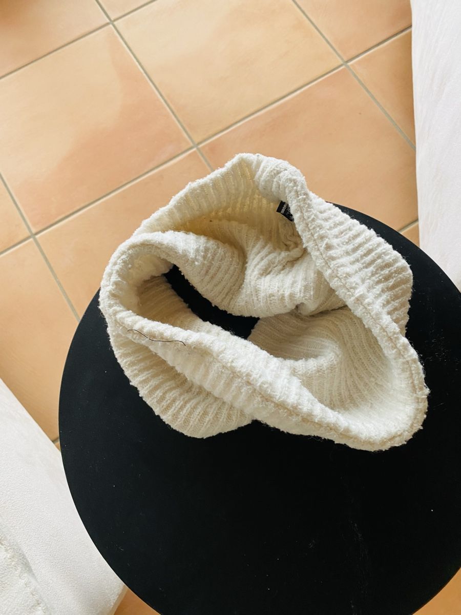 Zara Foulards & écharpes: Loop Zara beige – D'occasion à Belmont-sur-Lausanne par chu_vxf5