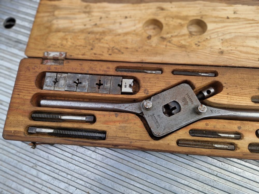 Tous les outils: alte oder antik Gewindeschneider Werkzeug – D'occasion à Oensingen par Urs0127 1