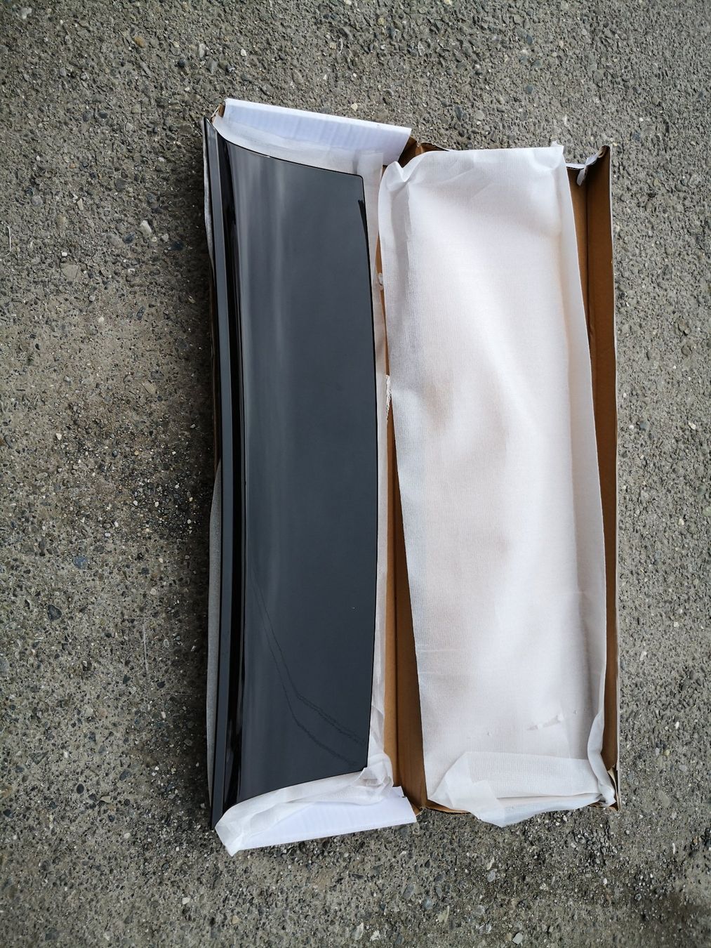 Ford Tutti pezzi di ricambio auto: Taillight Panel passend Ford Mustang 2010-2014 – Usato da Lenk im Simmental venduto da jaffar88
