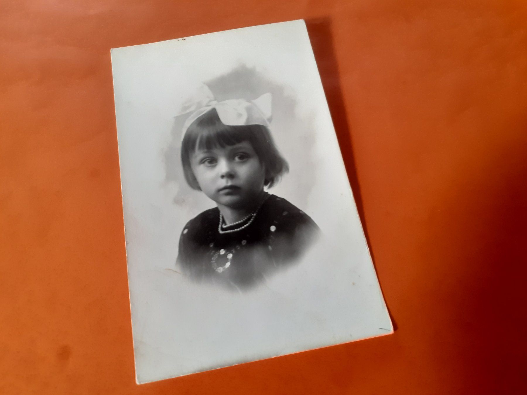 Foto & Immagini: SCHWIIZER CHIND DAZUMAL - CHLYSES MEITLI mit SCHLEIFE – Usato da Winterthur venduto da Ornyx7