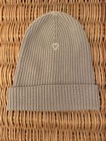 Marc O'Polo Strickmuetze, Beige mit kleinem Herz, Top