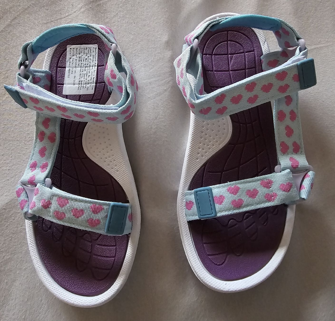 Schuhe für Mädchen: Mädchen Sandalen Gr. 35  NEU – Neu (gemäss Beschreibung) aus Bütschwil von Taborana