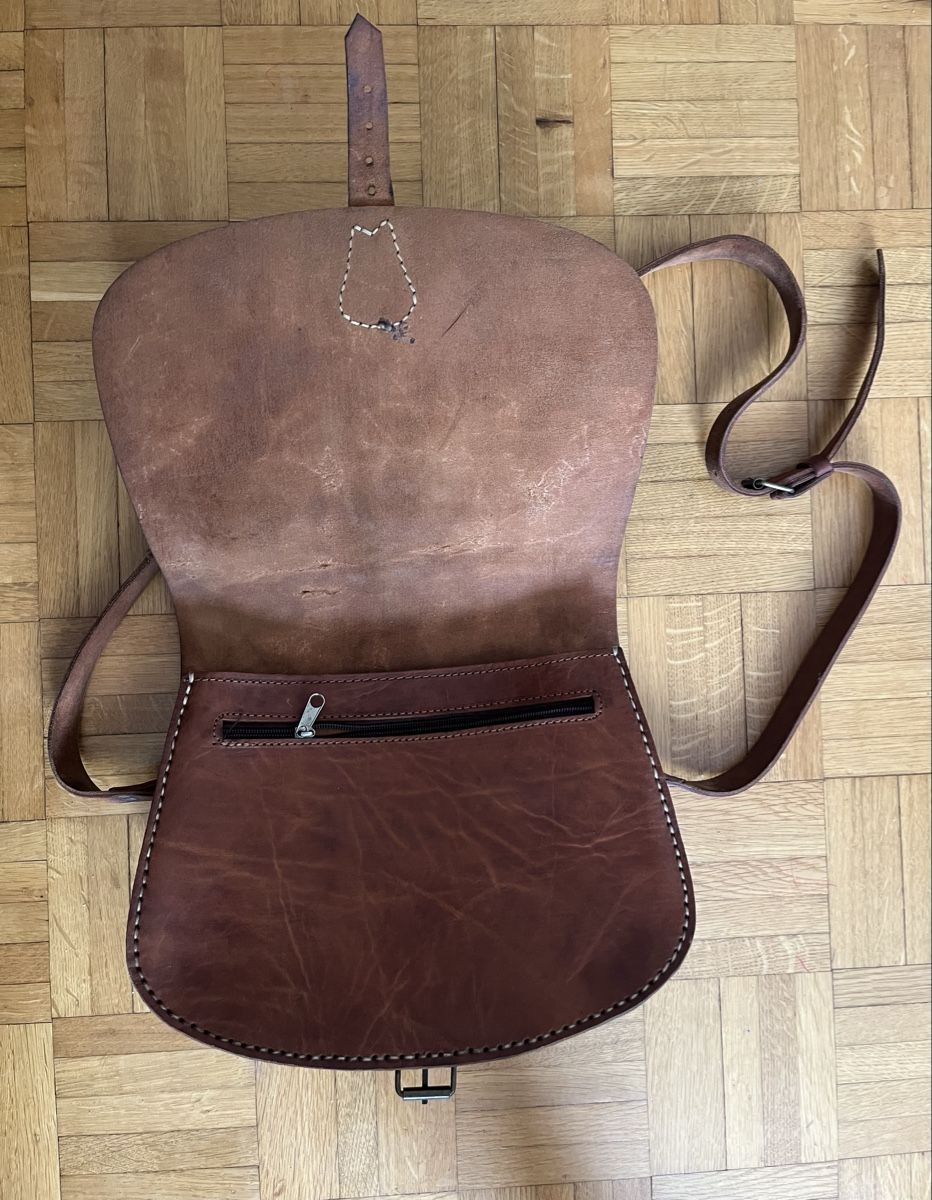 Taschen für Damen: Leather bag – Gebraucht aus Villette (Lavaux) von eva_l6gw 3