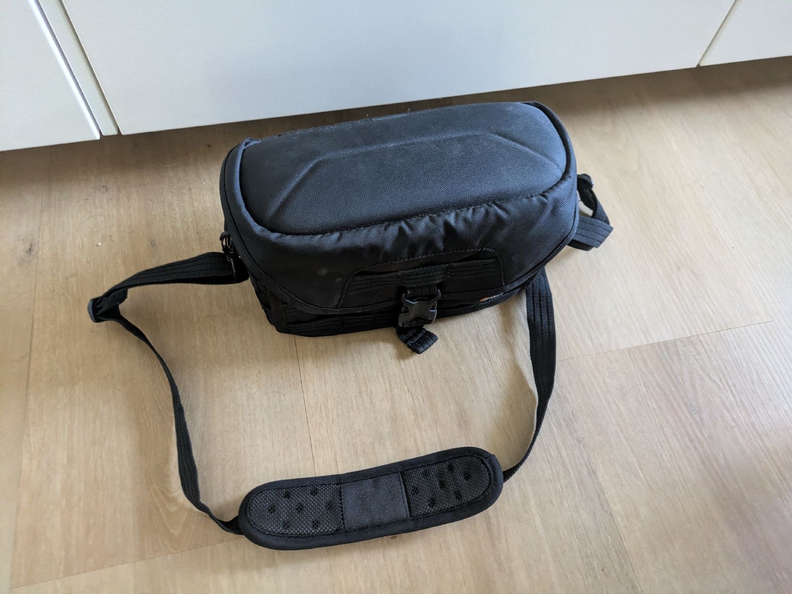 Lowepro Borse: Lowepro Camera Bag black  – Usato da Bern venduto da han_lx9c 1