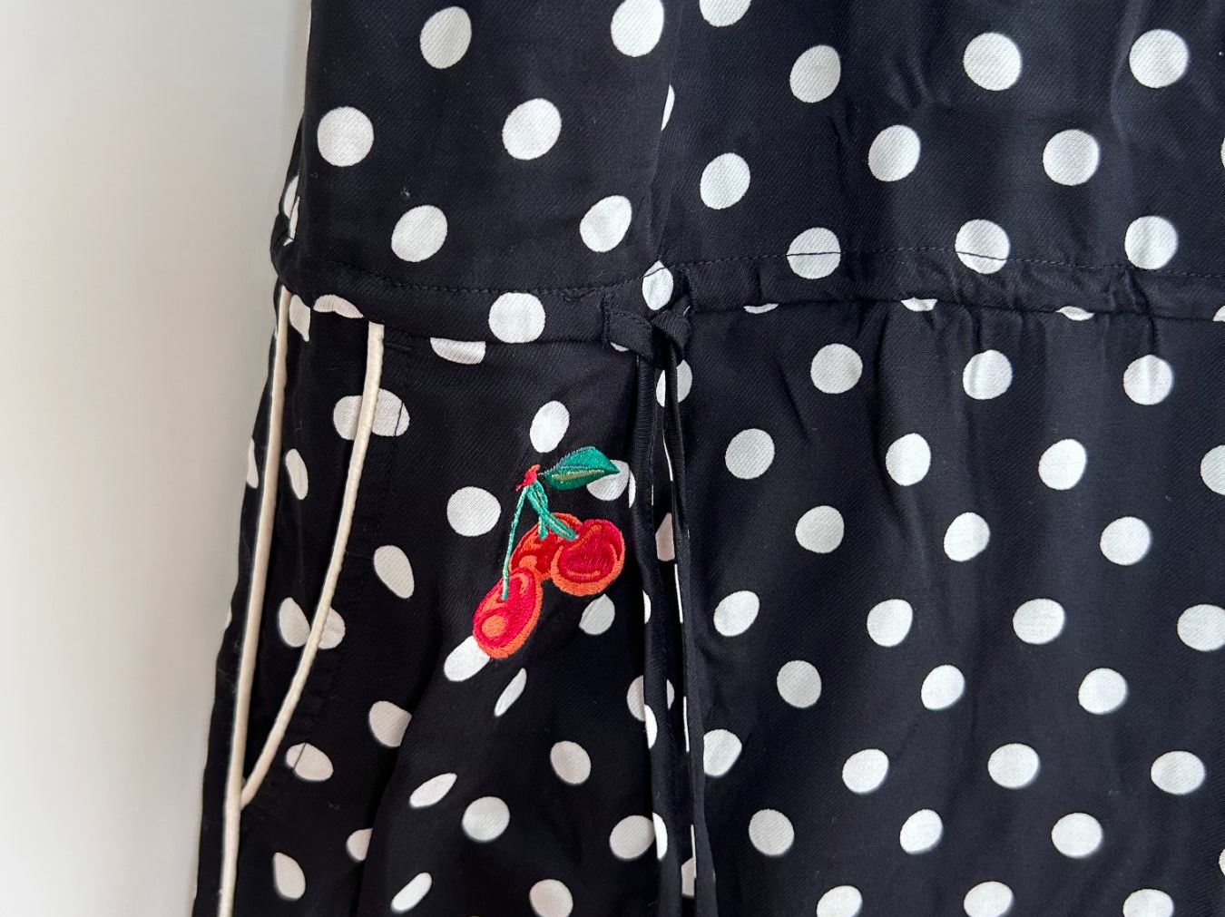 Cos Tute: Essentiel Antwerp Jumpsuit mit Polka Dots – Usato da St. Gallen venduto da look-twice 1
