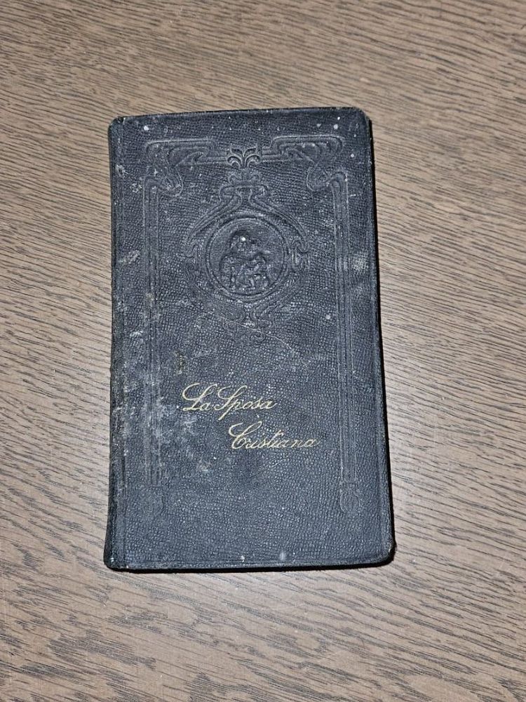Libri: Altes Gebetsbuch aus Italien – Usato da Grächen venduto da Hel7890