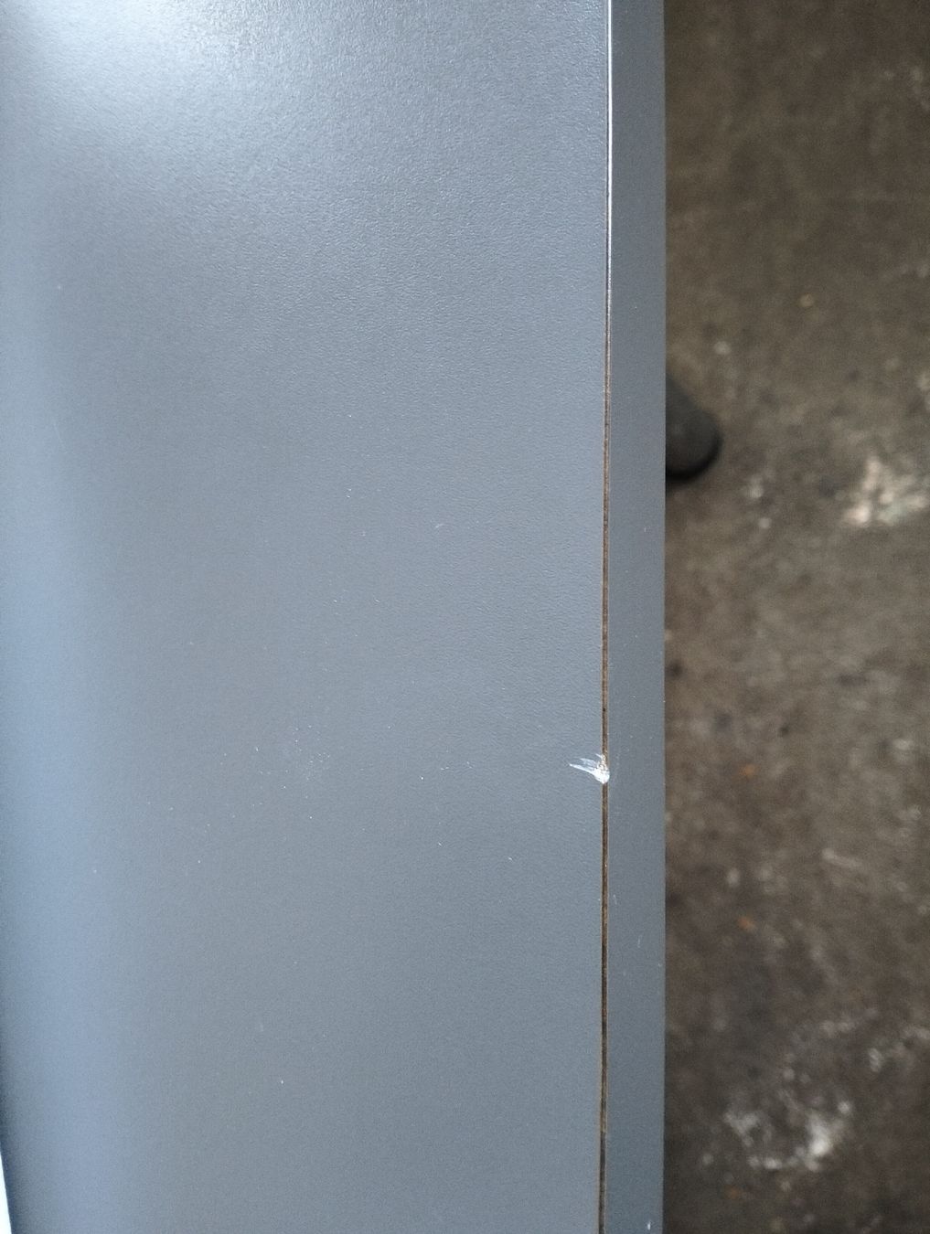 Tavoli: Küchentisch grau mit Metallbeinen – Usato da Heiligenschwendi venduto da ksw_ns5x 1