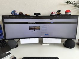 Samsung 43 Zoll UltraWide Monitor USB-C KVM Switch 3840x1200