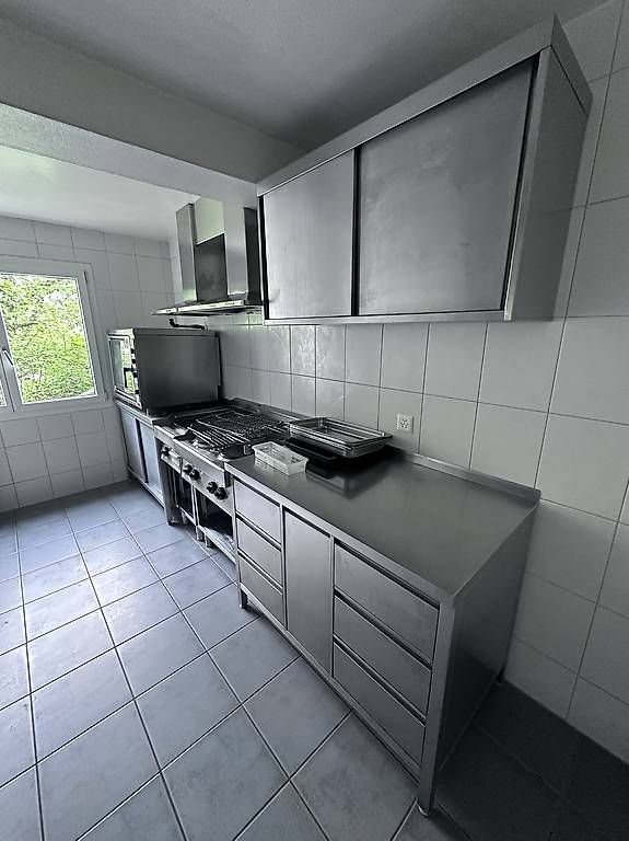 Cucine complete: Industrieküche aus Privathaushalt! – Usato da Bern venduto da vnk_9cwd 1