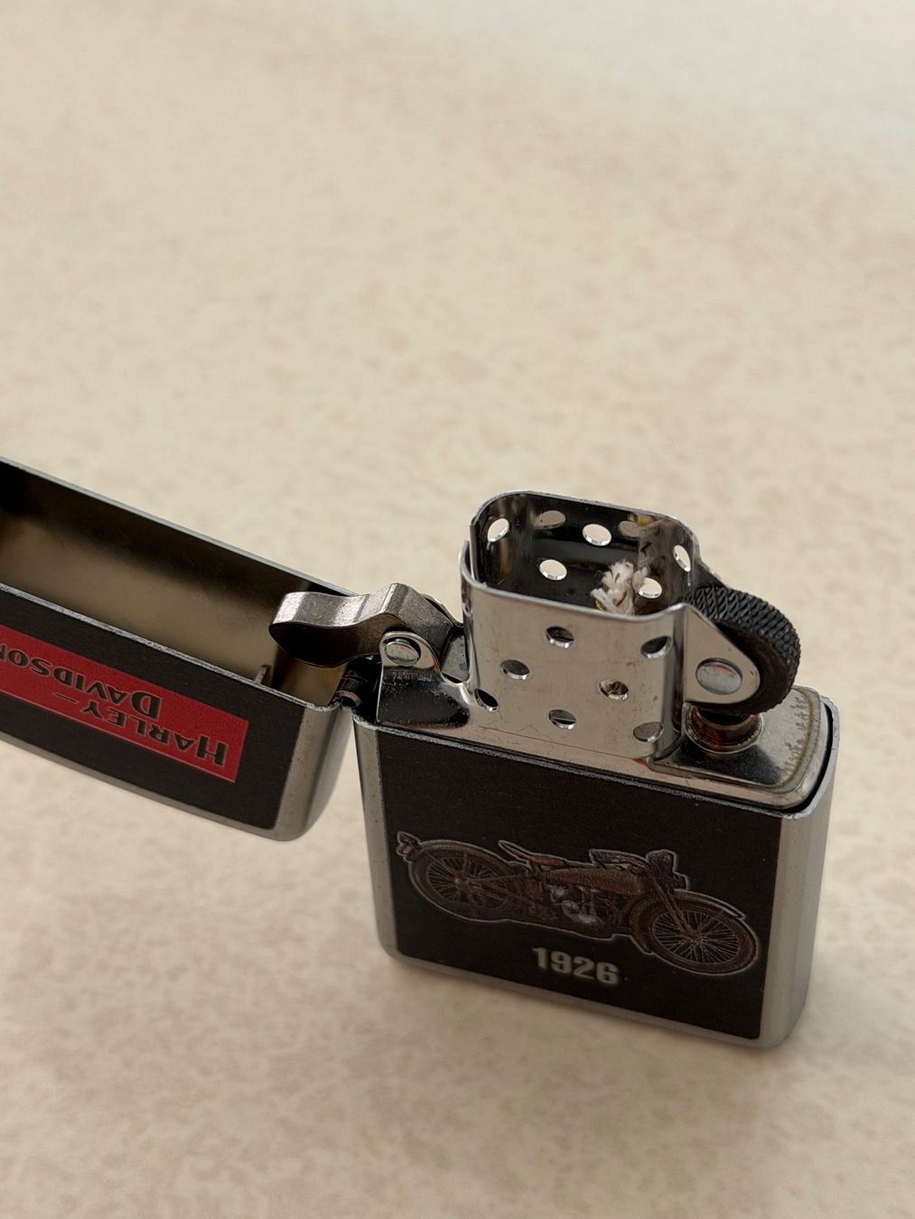 Zippo Accendini: Harley-Davidson Zippo Feuerzeug Flathead 1926 – Usato da Engelburg venduto da MarcelR01 2