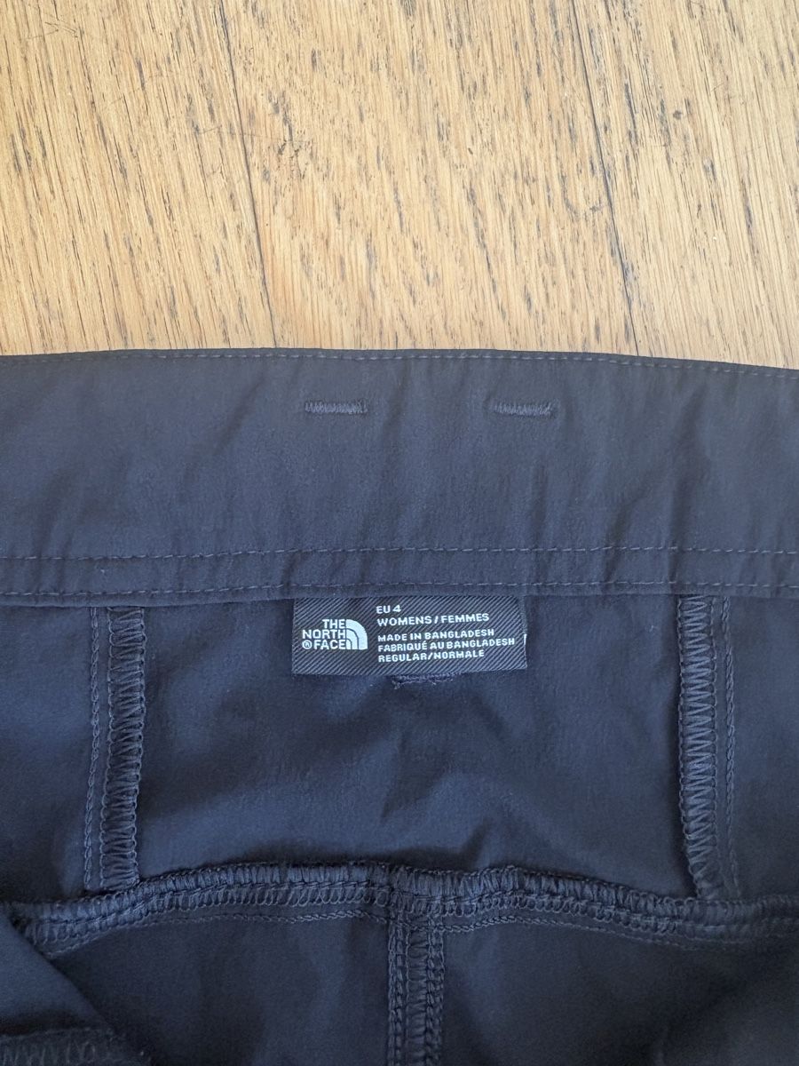 North Face Pantaloni: North face shorts XS – Nuovo (secondo la descrizione) da Zürich venduto da and_tv79 2