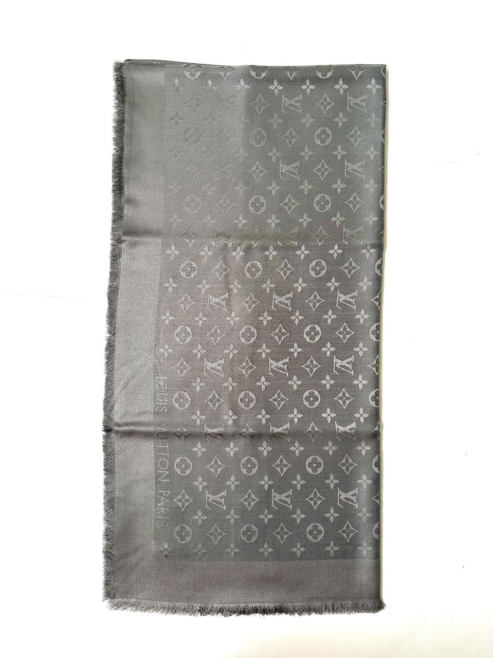 Louis Vuitton Foulard & Sciarpe: Louis Vuitton stola – Nuovo (secondo la descrizione) da Pregassona venduto da Reluxuryspace 1