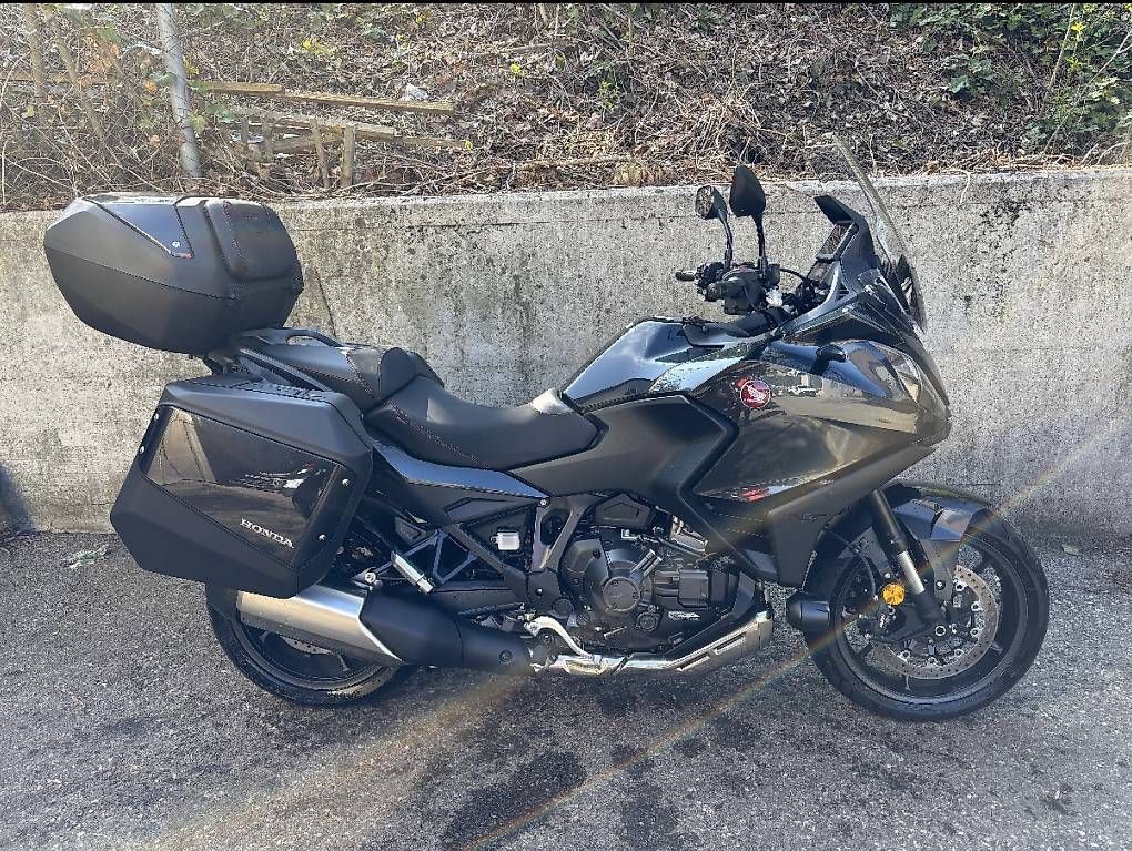 Touring: Honda Nt1100DC – D'occasion à Emmenbrücke par Admir_25 3