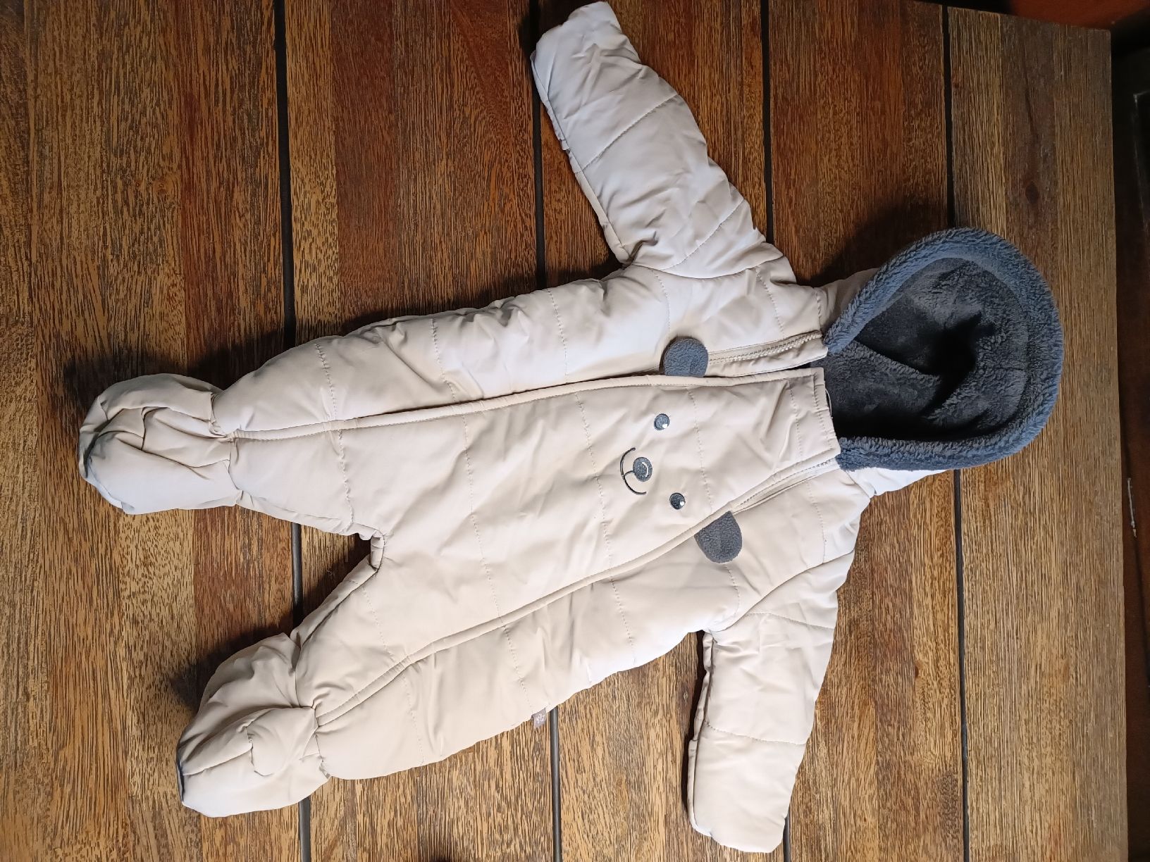 Completi: Baby Schneeanzug – Usato da Busswil BE venduto da Mango87