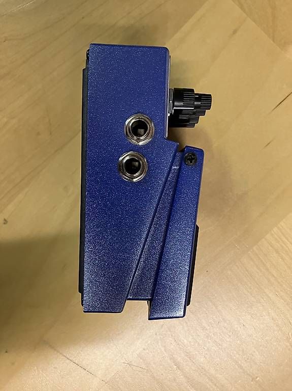Strumenti musicali: Pedale BOSS SY-1 synthesizer – Usato da Genève venduto da augustin-sj 3