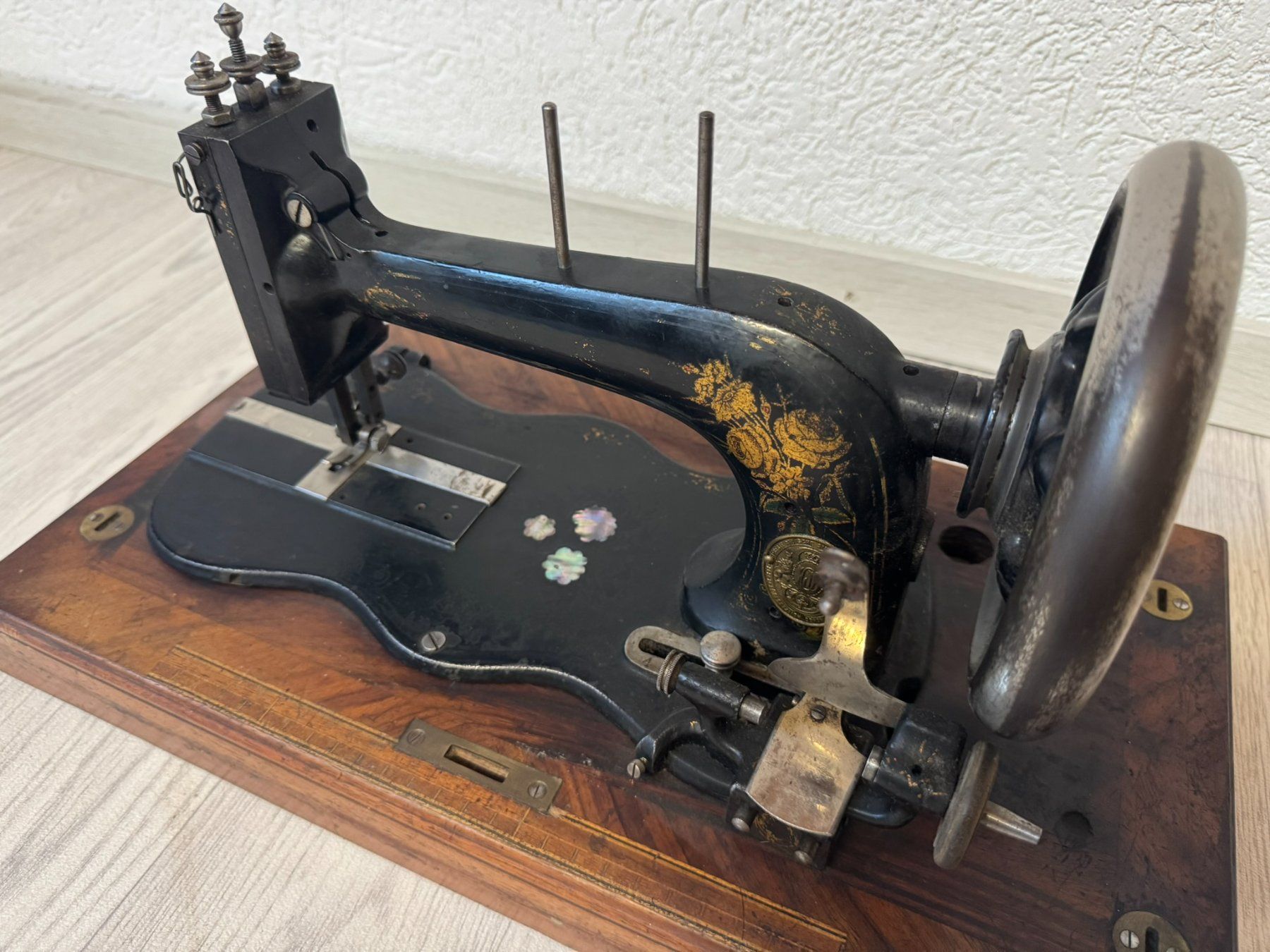 Macchine da cucire: Ancienne machine à coudre (Singer?) – Usato da Tramelan venduto da lolopat 6