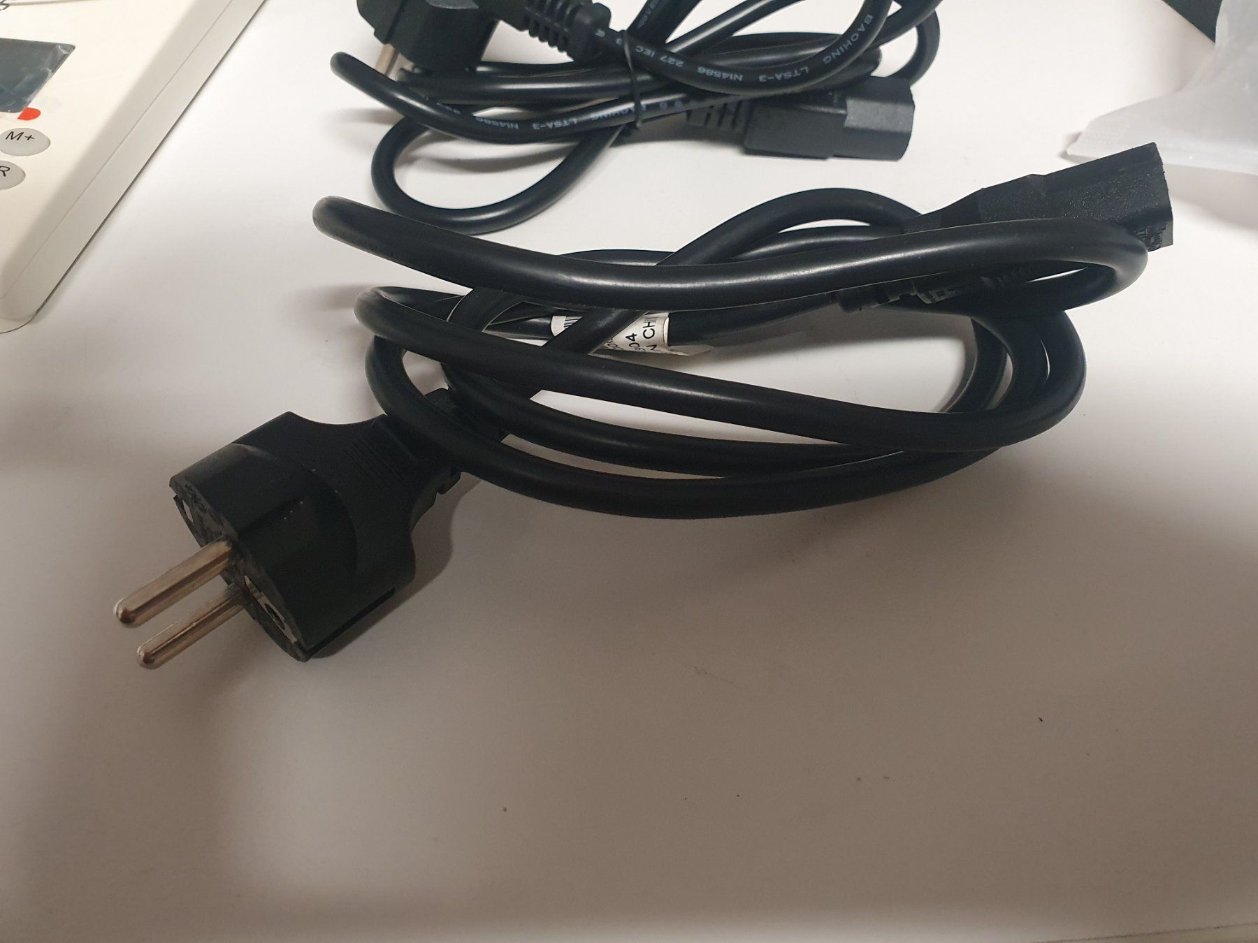 Kabel: Netzkabel 230 V DE FR C13 Schuko Stromkabel 1.50 m – Neu (gemäss Beschreibung) aus Zürich von Alibaba1234