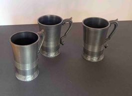 3 Zinnbecher Set mit Gravur am Fuss