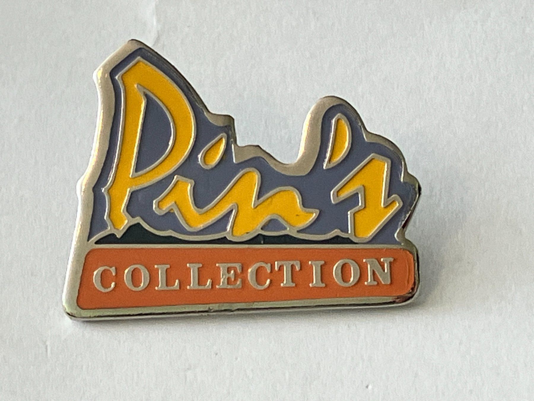 Plaketten & Abzeichen: 1 Pin Pin's Collection – Gebraucht aus Basel von djwwpp