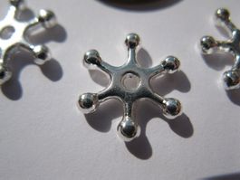 10 Zwischenteile Daisy, versilbert, 12mm
