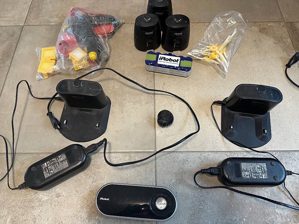 Staubsauger & Zubehör: Pièces Roomba iRobot – Gebraucht aus Longirod von Fabricelli