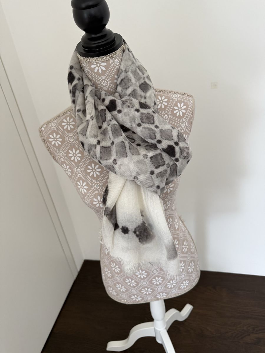 Foulard & Sciarpe: Amapure Anla Schal – Usato da Balzers venduto da Lissi57 3