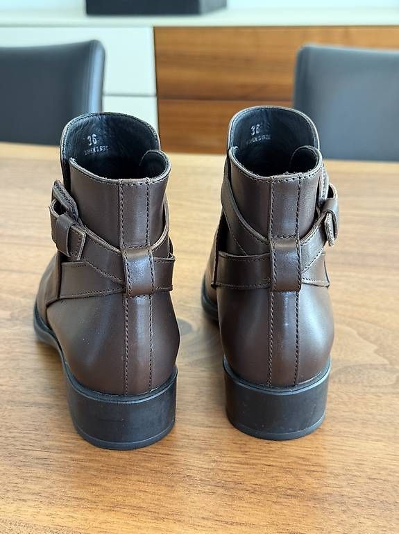 Damenschuhe: Tod's Stiefeletten aus Leder, gr.36 – Gebraucht aus Hofstetten SO von Katharina_Nina_Nina 2