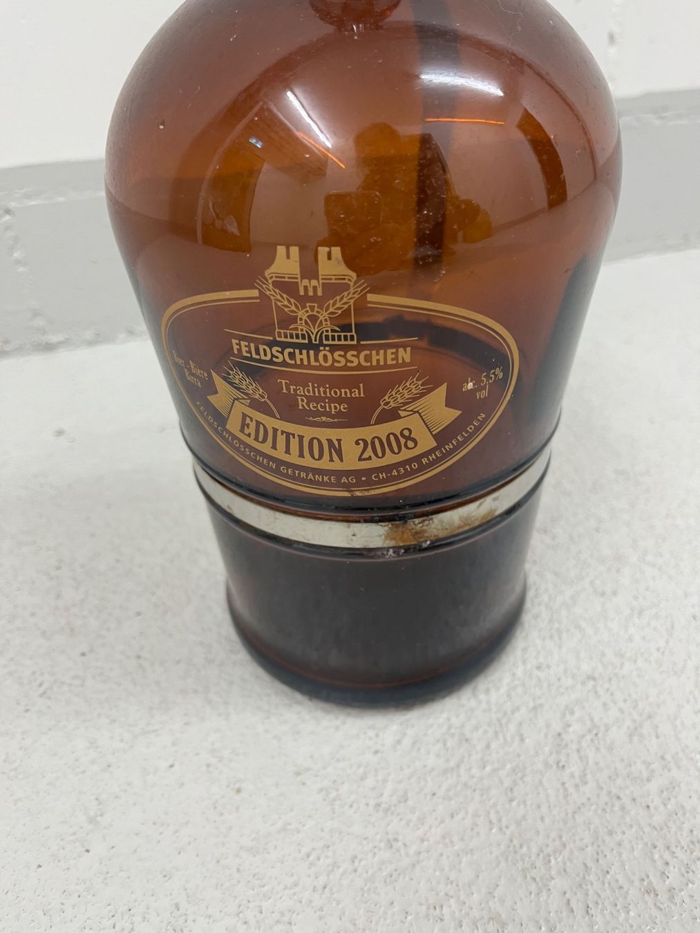 Feldschlösschen Bicchieri, Caraffe & Bottiglie: Bierflasche Feldschlösschen gross alt – Usato da Eschenbach SG venduto da Joey-Li 1
