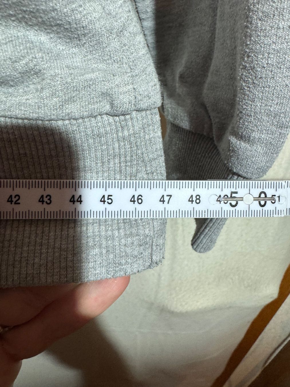 Pullover & Sweatshirts: Grauer Pullover mit Pailletten Micky Maus von Disney Gr. L – Gebraucht aus Grosswangen von SALE_SALE_SALE 6