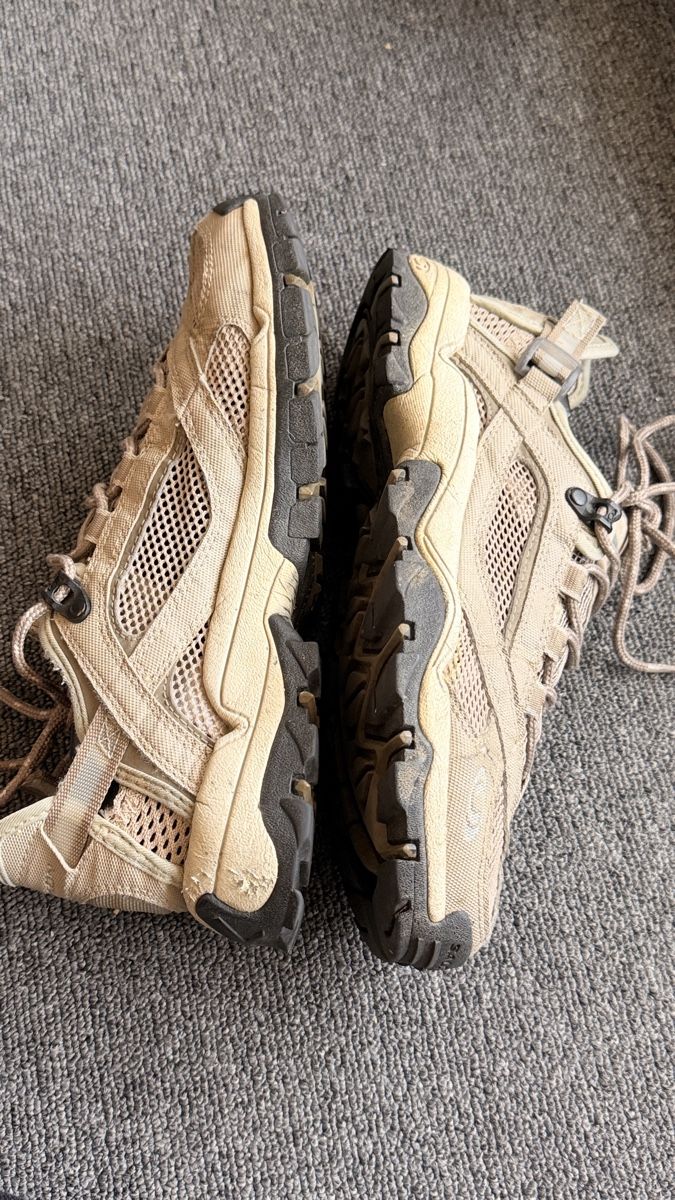 Salomon Scarpe da donna: Chaussures Salomon beige taille 40  – Usato da Bulle venduto da LeMoleson 5
