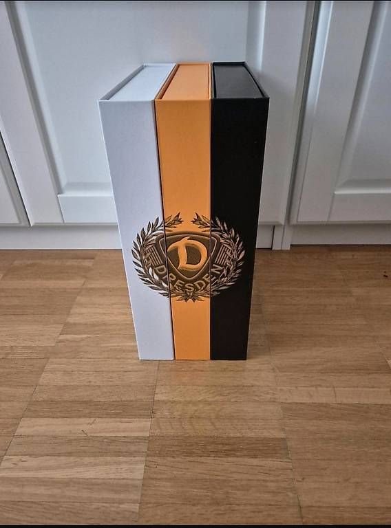 Canottiere & Pantaloni: Dynamo Dresden Retro Trikotboxen 2025 – Usato da Steffisburg venduto da leizte74 3