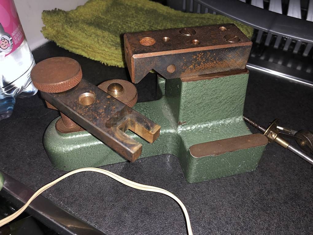 Tutti gli attrezzi: Horlogerie gabarit de perçage vintage – Usato da La Chaux-de-Fonds venduto da reg_yw68 1