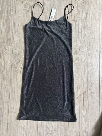 Kleidchen, schmal, S, neu, Silber-Glanzstoff