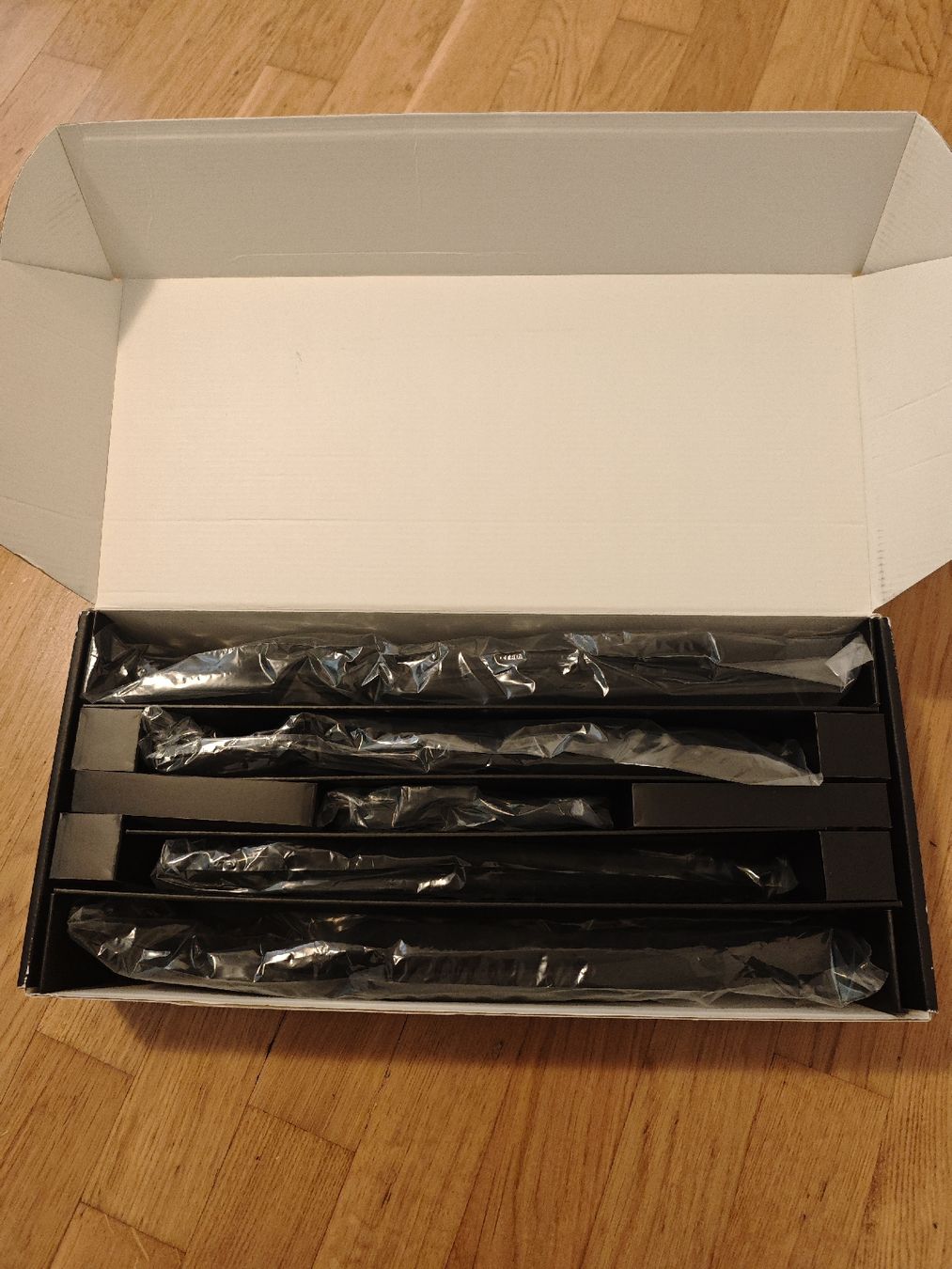 Tesla Alle Ersatzteile: Tesla Cup Holder  – Neu und originalverpackt aus schlieren von seki15 1