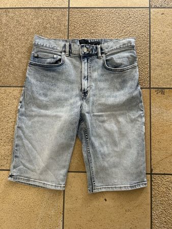 H&M Slim Fit Jeans Shorts, Grösse 29