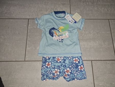 Sommerliches Set für Jungen, T-Shirt und Hose Grösse 68, Neu
