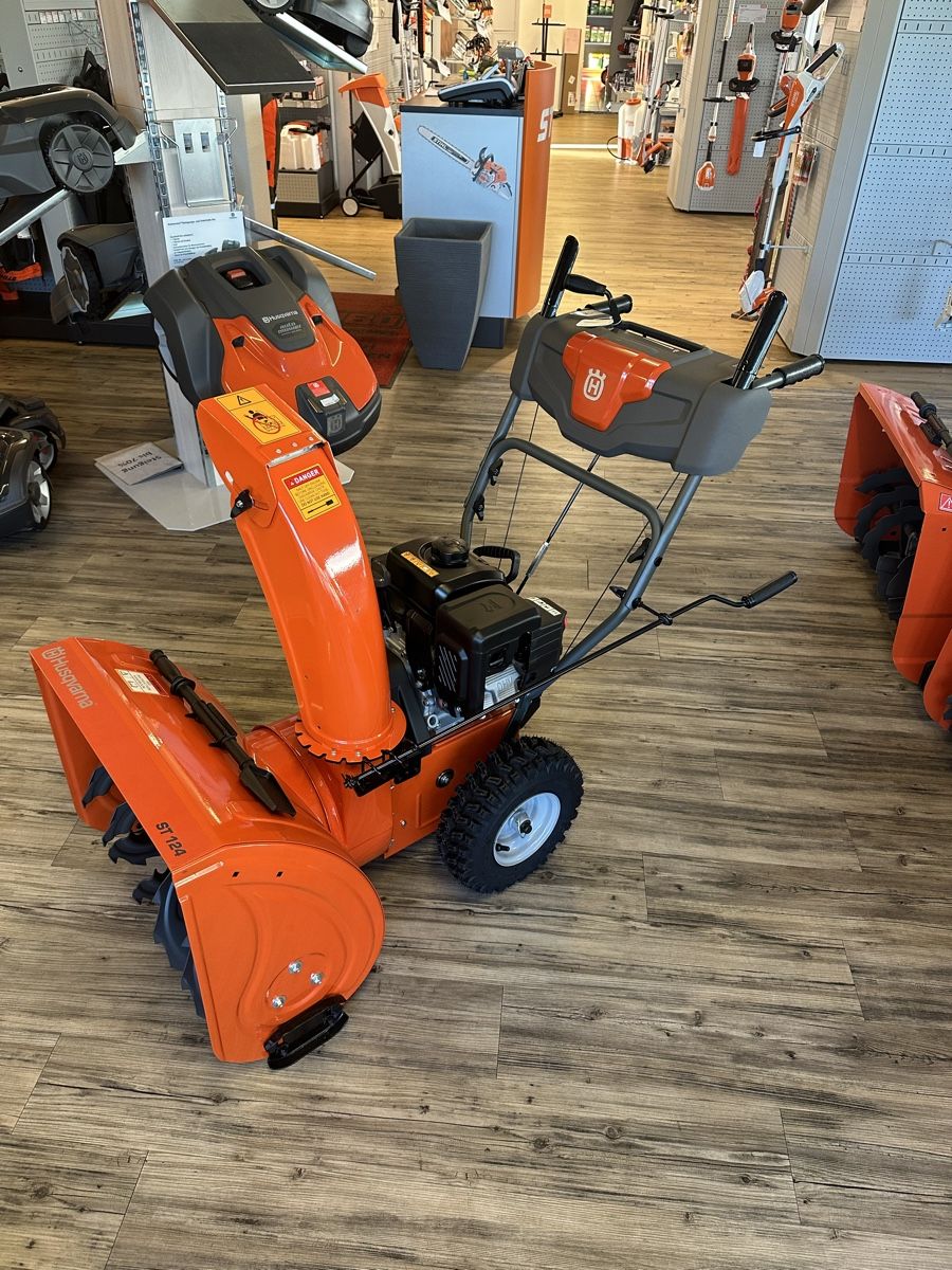 Husqvarna Schneeräumung: Schneefräse Husqvarna ST 124 – Neu (gemäss Beschreibung) aus Malters von BachBrun 2