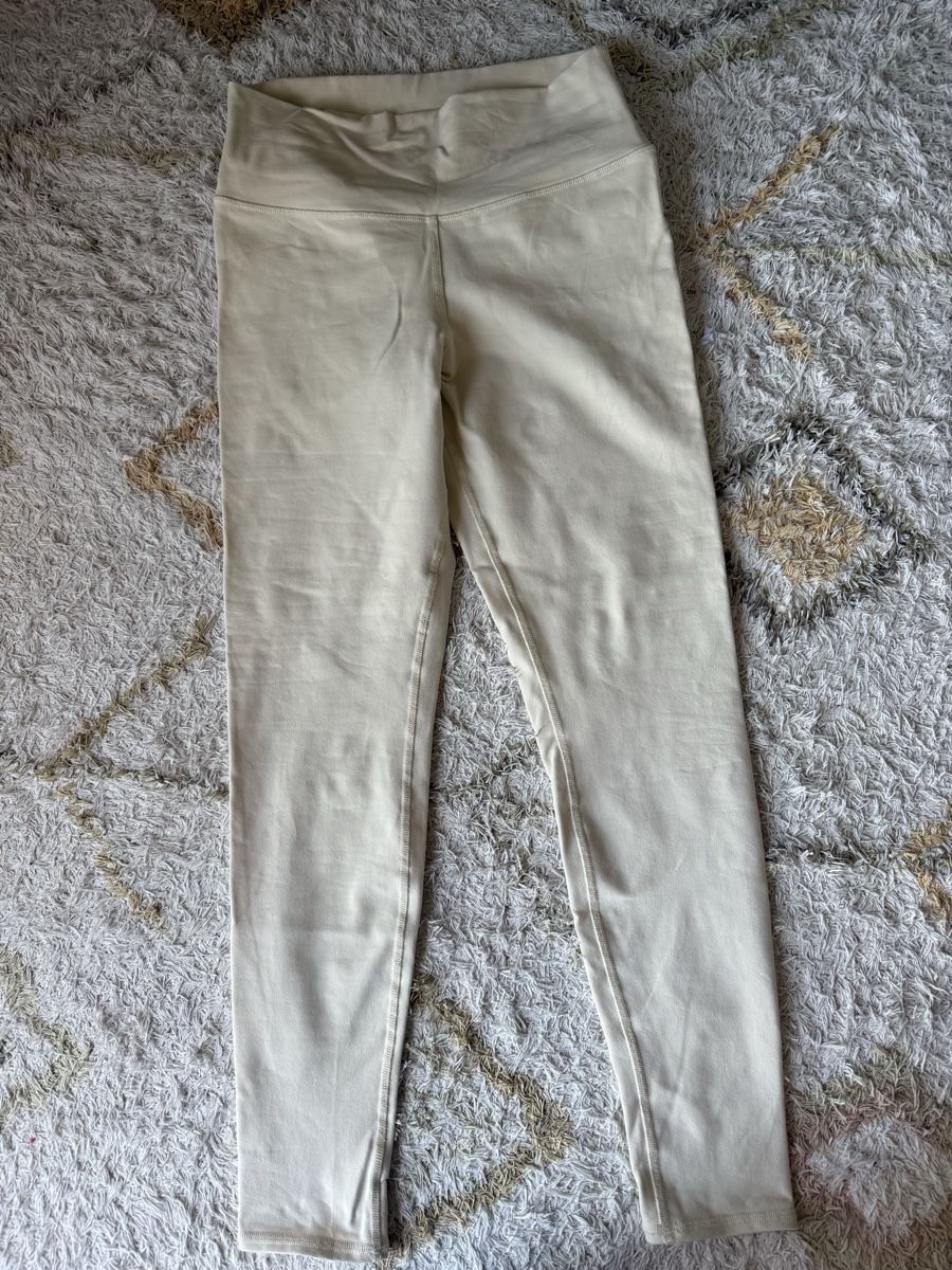 Alo Yoga Leggings: Alo Airbrush lang • size L – Usato da Erlenbach ZH venduto da Arti83