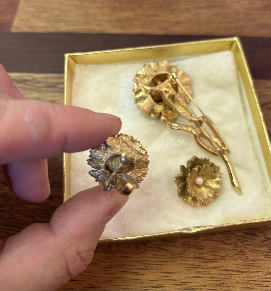 Altri gioielli: Set Vintage BOUCHER Fiore Dorato con Perla e Clip Orecchie – Usato da Wallisellen venduto da nick_1976blu 5