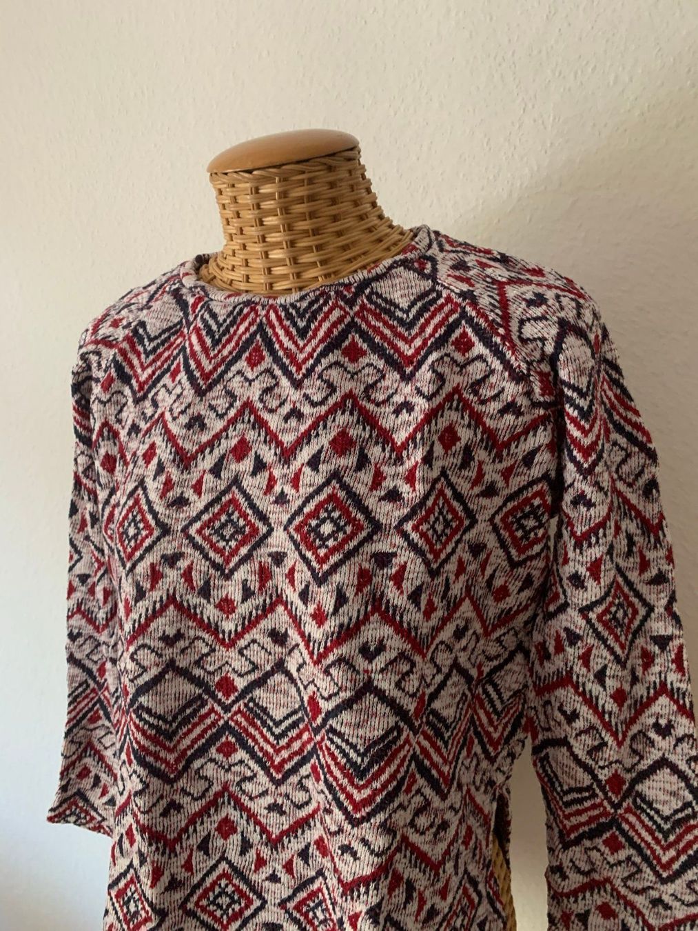 Stradivarius Pulls & Sweat-shirts: STRADIVARIUS - Ethno Pullover gemustert – D'occasion à Zürich par Diazaio 1