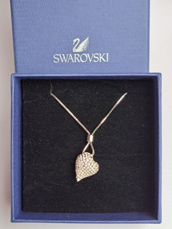 Elegantes Herzkette Von Swarovski Bilder