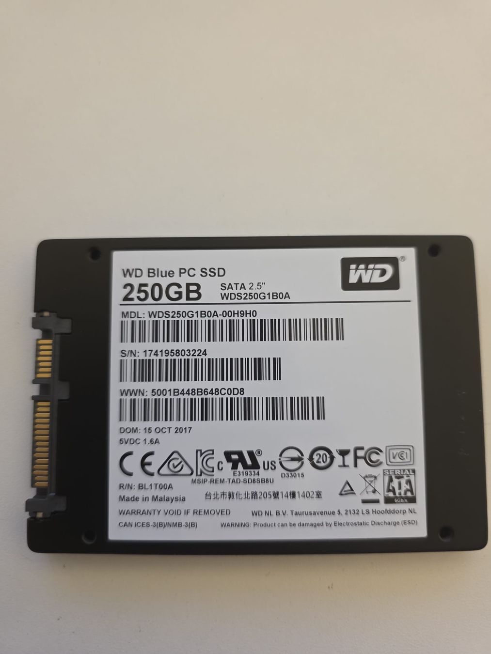 Western Digital Dischi rigidi: WD Blue 250GB SATA PC SSD Solid State Drive  – Usato da Winterthur venduto da Maricels_Boutique 1