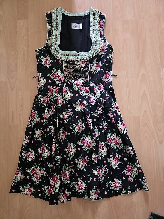 Vestiti: Dirndl  – Usato da Basel venduto da sciro.pina 1