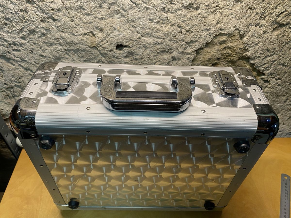 Valigie: Robuster Alukoffer - ideal für Werkzeug oder Equipment – Usato da St.Gallen venduto da kingsamas 1