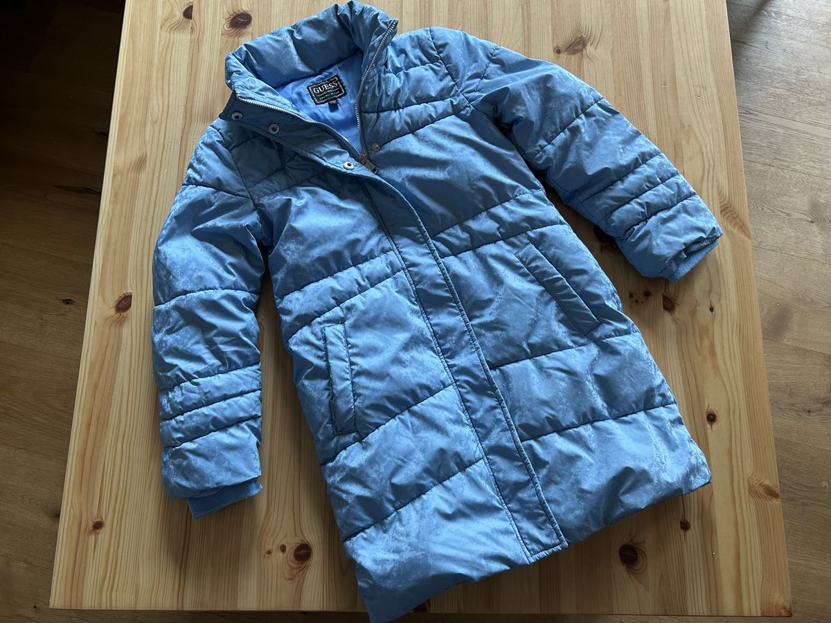 Guess Giacche & Cappotti: Guess Wintermantel Mädchen, Gr. 140, Hellblau – Usato da Summaprada venduto da dom_0815