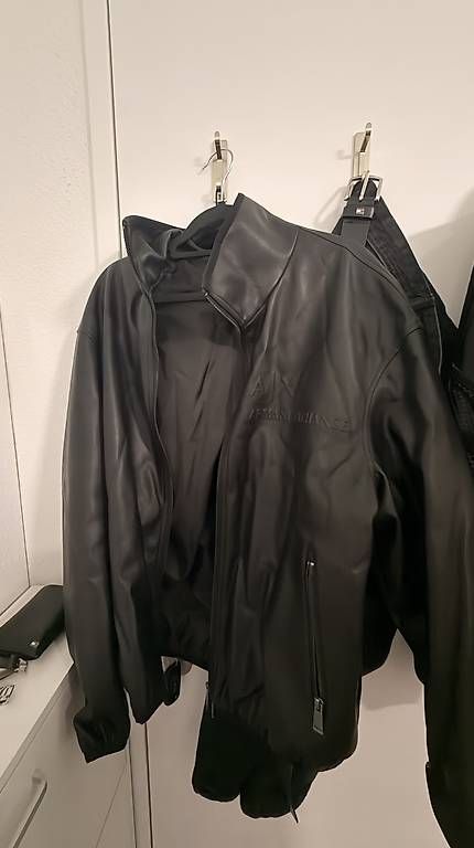 Armani Jacken: Armani Exchange Lederjacke  Schwarz – Gebraucht aus Zürich von ser_6vm2 1