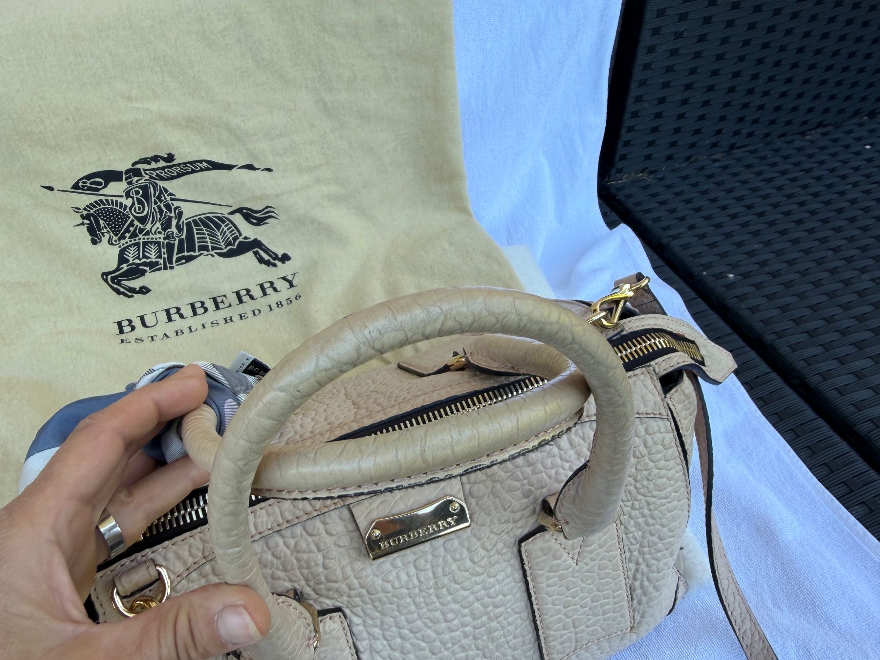 Burberry Taschen für Damen: Burberry Clifton – Gebraucht aus Steinen von FIN 3