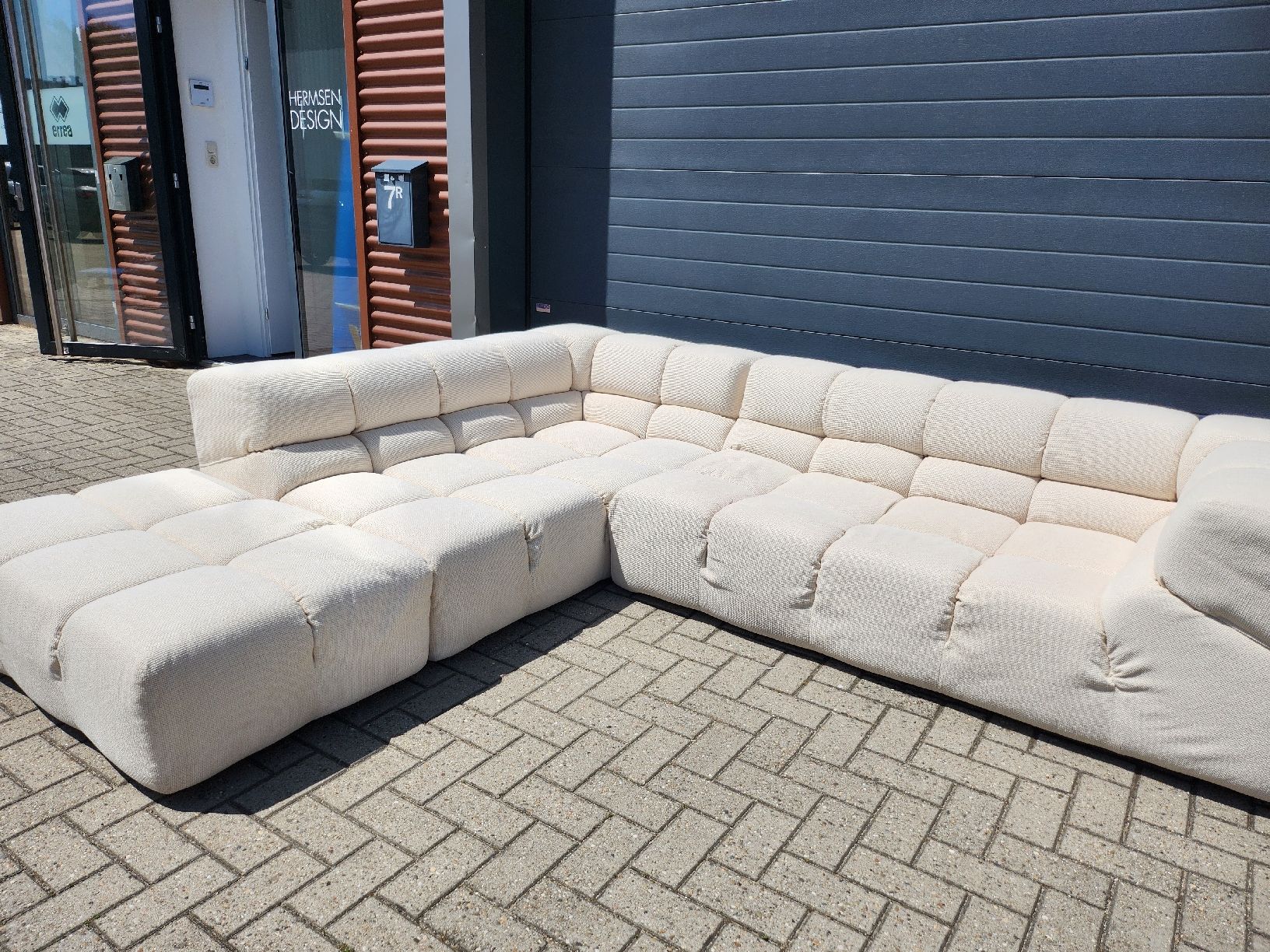 B&B Italia Divani: B&B italia Tufty Time sofa by Patricia Urquiola – Usato da Gelderland venduto da HermsenDesign 3
