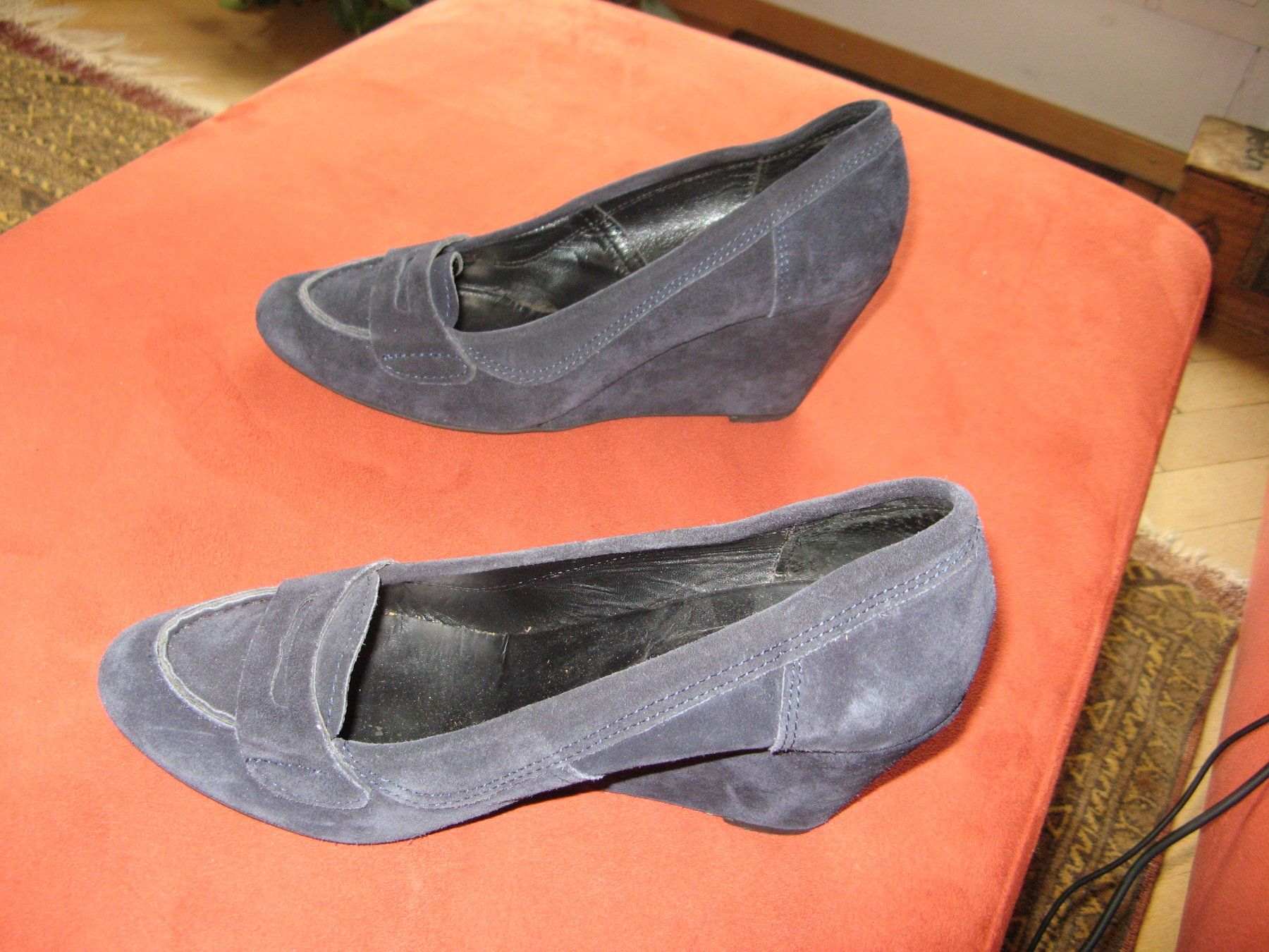 Scarpe da donna: Pumps blau, Gr. 40 mit Keilabsatz – Usato da Zürich venduto da apil 2